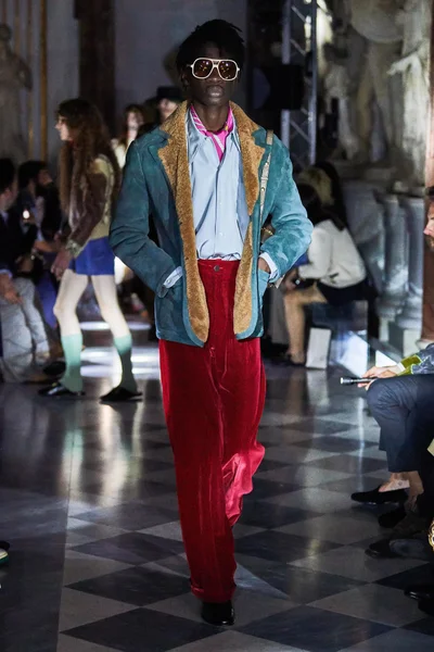 Look 84